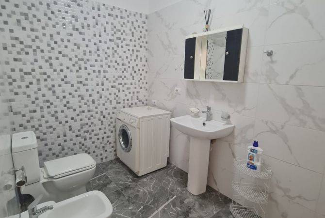 Shtepi me qera Apartament ne Tirane, 1+1, Mobilimi E mobiluar, Pagesa 500  Euro.