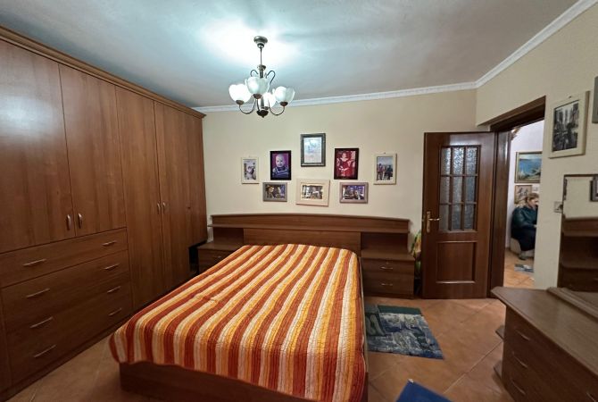 Shtepi me qera Apartament ne Tirane, 2+1, Mobilimi E mobiluar, Pagesa 650  Euro.