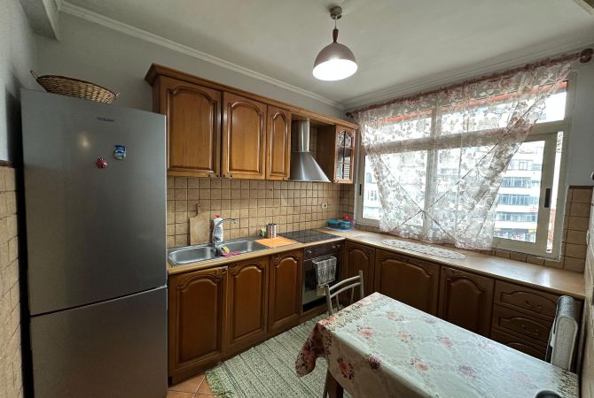 Shtepi me qera Apartament ne Tirane, 2+1, Mobilimi E mobiluar, Pagesa 650  Euro.