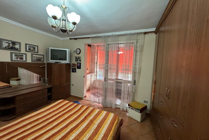 Shtepi me qera Apartament ne Tirane, 2+1, Mobilimi E mobiluar, Pagesa 650  Euro.