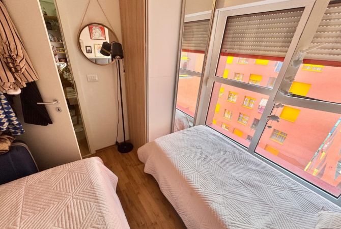Shtepi ne shitje Apartament ne Tirane, 2+1, Mobilimi E mobiluar, Pagesa 130,000  Euro.