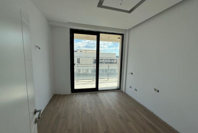 Shtepi ne shitje Apartament ne Tirane, 3+1, Mobilimi Bosh, pa mobiluar, Pagesa 355,000  Euro.