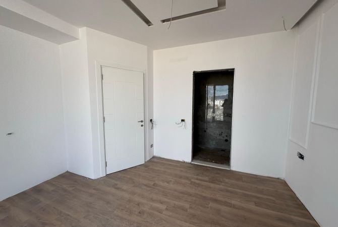 Shtepi ne shitje Apartament ne Tirane, 3+1, Mobilimi Bosh, pa mobiluar, Pagesa 355,000  Euro.