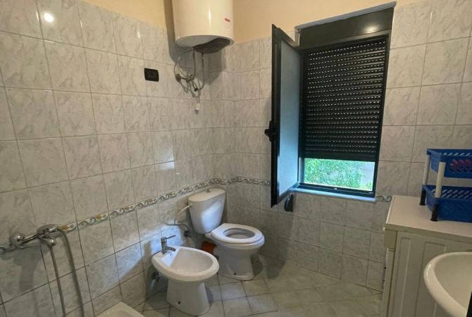 Shtepi me qera 1+1 ne Tirane - 35,000 Leke