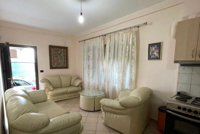 Shtepi me qera Apartament ne Tirane, 1+1, Mobilimi E mobiluar, Pagesa 35,000  Leke.