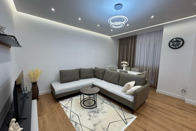 Shtepi me qera Apartament ne Tirane, 2+1, Mobilimi E mobiluar, Pagesa 800  Euro.