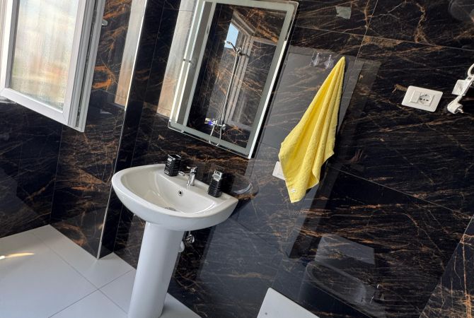 Shtepi me qera Apartament ne Tirane, 2+1, Mobilimi E mobiluar, Pagesa 800  Euro.