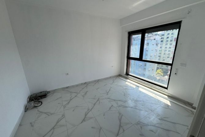 Qera Ambient per Zyre📍Myslym Shyri💶Cmimi:700 Euro