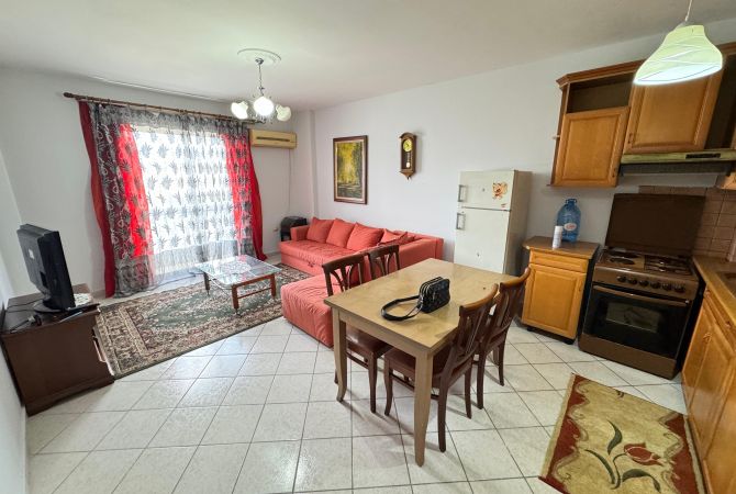 Shtepi me qera Apartament ne Tirane, 1+1, Mobilimi E mobiluar, Pagesa 450  Euro.