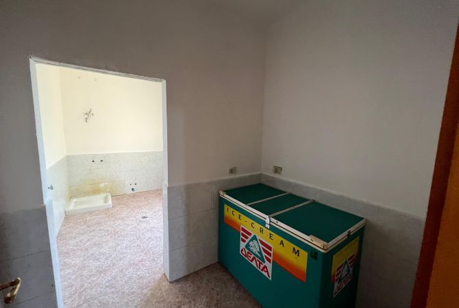 Shtepi me qera Duplex(shtepi me 2 kate) ne Tirane, 4+1, Mobilimi E mobiluar, Pagesa 2,300  Euro.