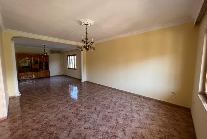 Shtepi me qera 4+1 ne Tirane - 2,300 Euro