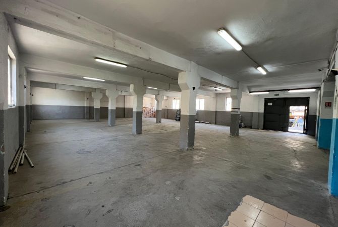 Ambient biznesi me qera 4+1 ne Tirane - 2,500 Euro