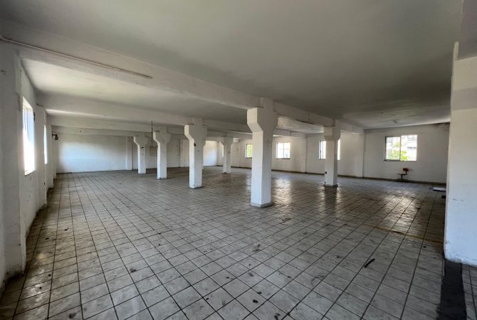 Ambient biznesi me qera 4+1 ne Tirane - 2,500 Euro