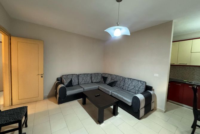 Shtepi me qera 2+1 ne Tirane - 480 Euro
