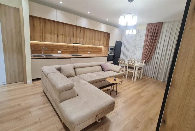 Shtepi me qera Apartament ne Tirane, 2+1, Mobilimi E mobiluar, Pagesa 800  Euro.