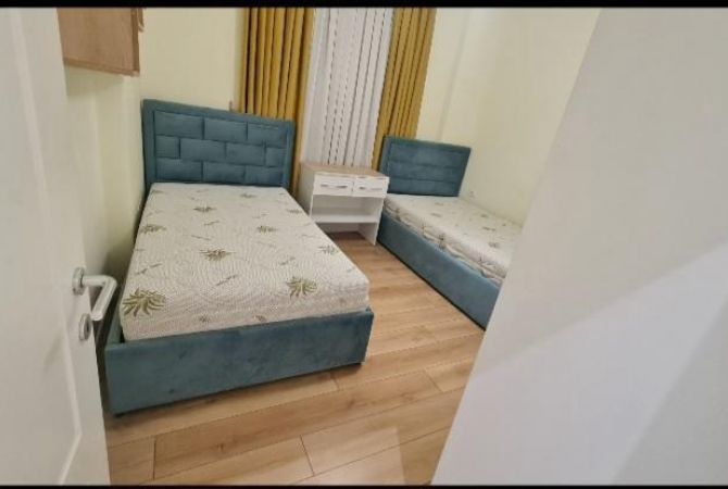 Shtepi me qera Apartament ne Tirane, 2+1, Mobilimi E mobiluar, Pagesa 800  Euro.