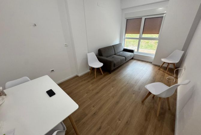 Shtepi me qera Apartament ne Tirane, 1+1, Mobilimi E mobiluar, Pagesa 400  Euro.