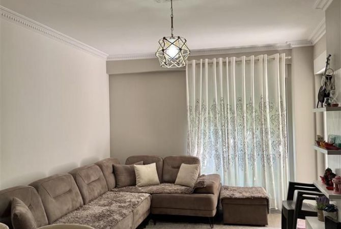 Shtepi me qera Apartament ne Tirane, 1+1, Mobilimi E mobiluar, Pagesa 550  Euro.