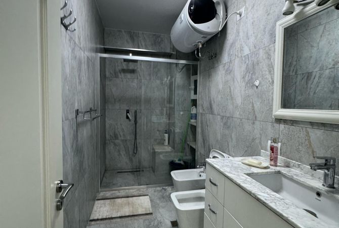 Shtepi me qera Apartament ne Tirane, 2+1, Mobilimi E mobiluar, Pagesa 1,000  Euro.