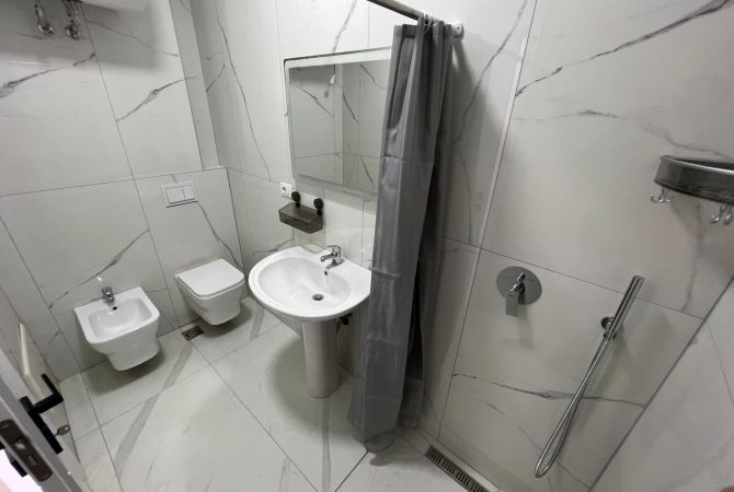 Shtepi me qera Apartament ne Tirane, 2+1, Mobilimi E mobiluar, Pagesa 600  Euro.