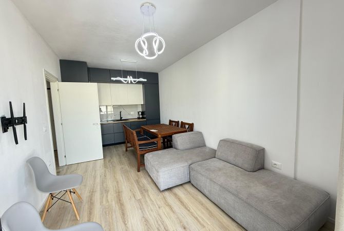 Shtepi me qera Apartament ne Tirane, 2+1, Mobilimi E mobiluar, Pagesa 450  Euro.