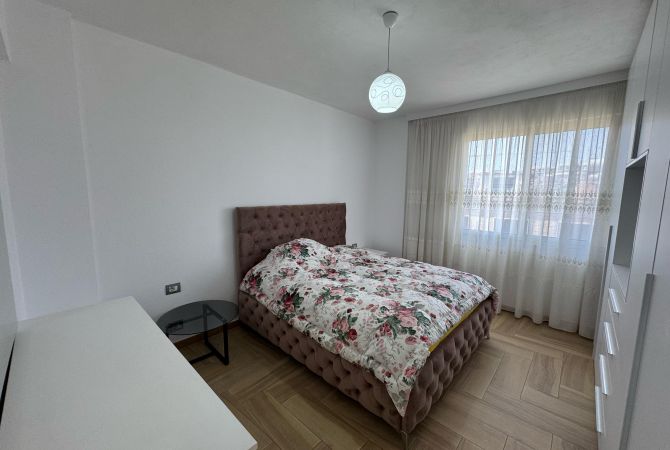 Shtepi me qera Apartament ne Tirane, 2+1, Mobilimi E mobiluar, Pagesa 900  Euro.