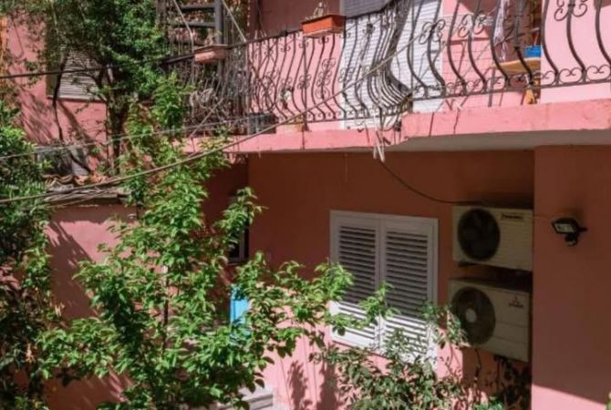 Shtepi me qera Duplex(shtepi me 2 kate) ne Tirane, 2+1, Mobilimi E mobiluar, Pagesa 1,100  Euro.