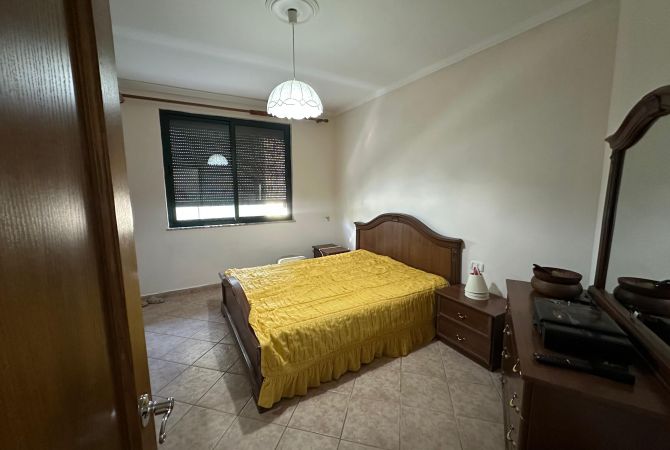 Ambient biznesi me qera 3+1 ne Tirane - 1,100,000 Leke