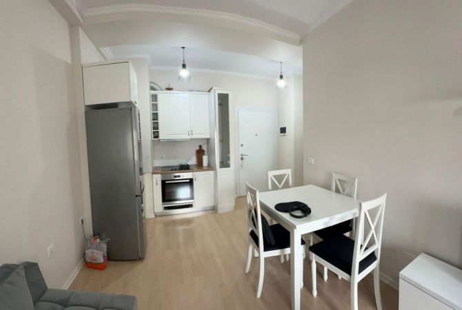 Shtepi ne shitje Apartament ne Tirane, 1+1, Mobilimi E mobiluar, Pagesa 135,000  Euro.
