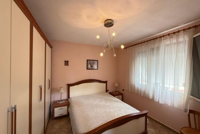 Shtepi me qera Duplex(shtepi me 2 kate) ne Tirane, 3+1, Mobilimi E mobiluar, Pagesa 550  Euro.