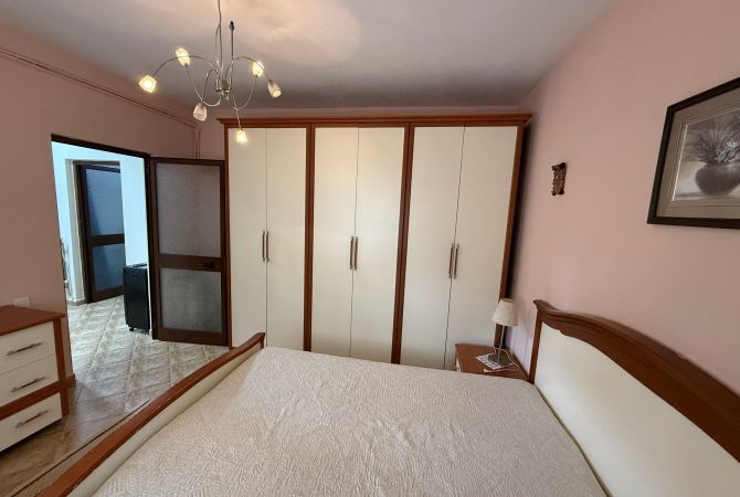 Shtepi me qera Duplex(shtepi me 2 kate) ne Tirane, 3+1, Mobilimi E mobiluar, Pagesa 550  Euro.