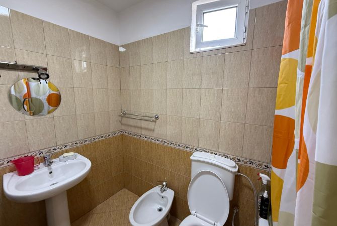 Shtepi me qera Duplex(shtepi me 2 kate) ne Tirane, 3+1, Mobilimi E mobiluar, Pagesa 550  Euro.