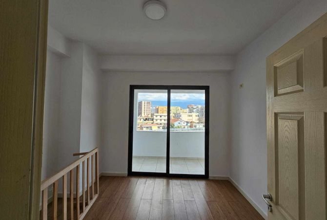 Shtepi me qera 2+1 ne Tirane - 40,000 Leke