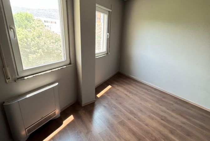 Shtepi me qera Apartament ne Tirane, 3+1, Mobilimi E mobiluar, Pagesa 750  Euro.