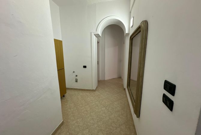 Shtepi me qera Apartament ne Tirane, 1+1, Mobilimi Pjeserisht e mobiluar, Pagesa 450  Euro.