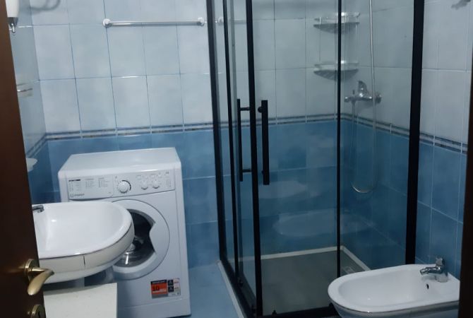 Shtepi me qera Apartament ne Tirane, 1+1, Mobilimi E mobiluar, Pagesa 600  Euro.