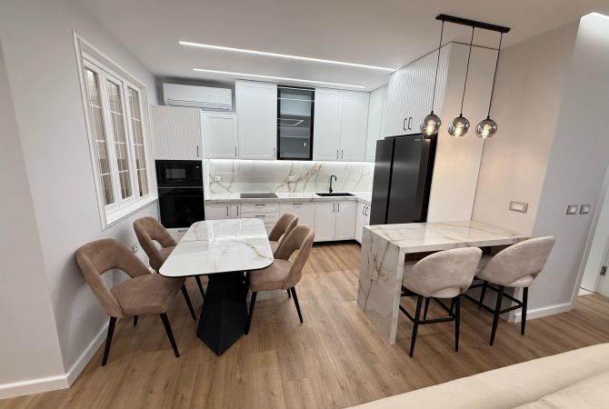 Shtepi me qera Apartament ne Tirane, 2+1, Mobilimi E mobiluar, Pagesa 800  Euro.