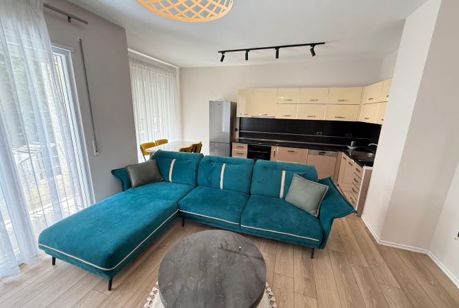 Shtepi me qera 2+1 ne Tirane - 800 Euro