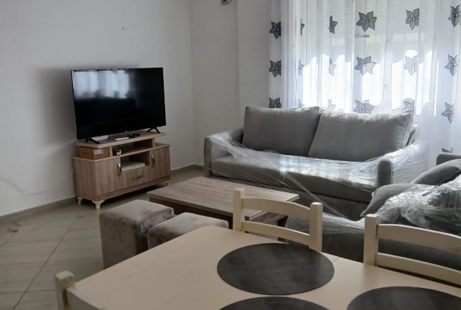 Shtepi me qera Apartament ne Tirane, 2+1, Mobilimi E mobiluar, Pagesa 550  Euro.