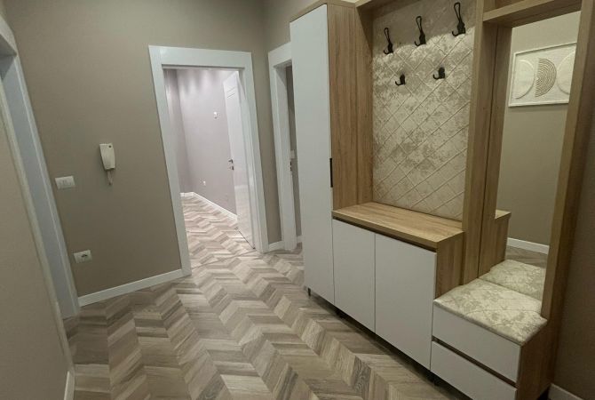 Shtepi me qera 2+1 ne Tirane - 1,200 Euro