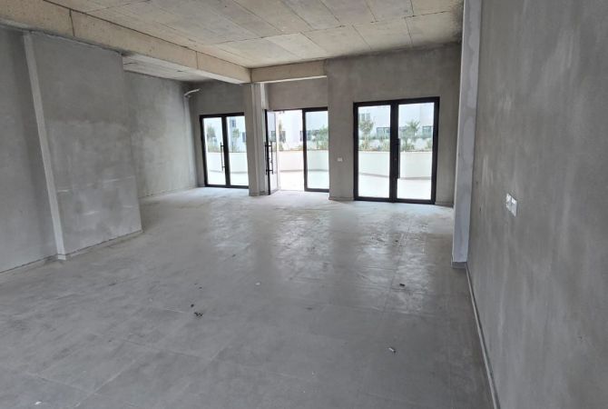 Ambient biznesi me qera 3+1 ne Tirane - 1,880 Euro