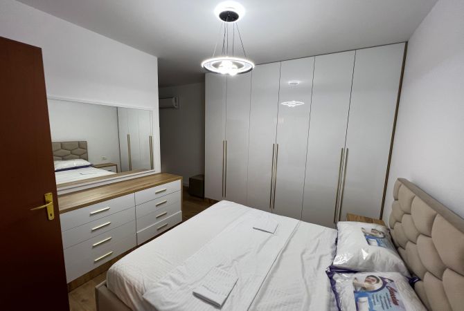 Shtepi me qera Apartament ne Tirane, 2+1, Mobilimi E mobiluar, Pagesa 800  Euro.