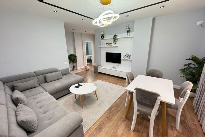 Shtepi me qera Apartament ne Tirane, 2+1, Mobilimi E mobiluar, Pagesa 690  Euro.