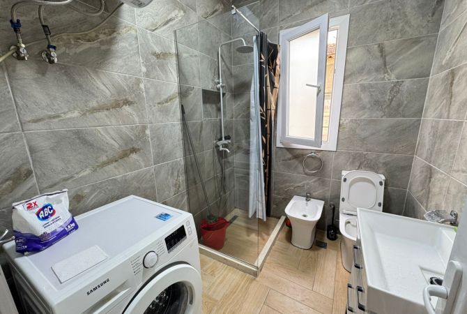 Shtepi me qera Apartament ne Tirane, 2+1, Mobilimi E mobiluar, Pagesa 690  Euro.