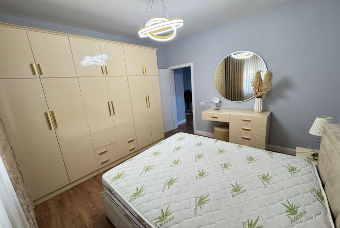 Shtepi me qera Apartament ne Tirane, 2+1, Mobilimi E mobiluar, Pagesa 690  Euro.