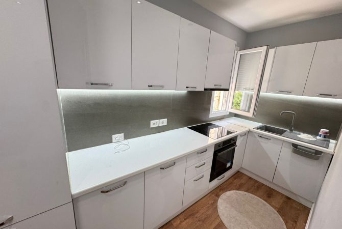 Shtepi me qera Apartament ne Tirane, 2+1, Mobilimi E mobiluar, Pagesa 690  Euro.