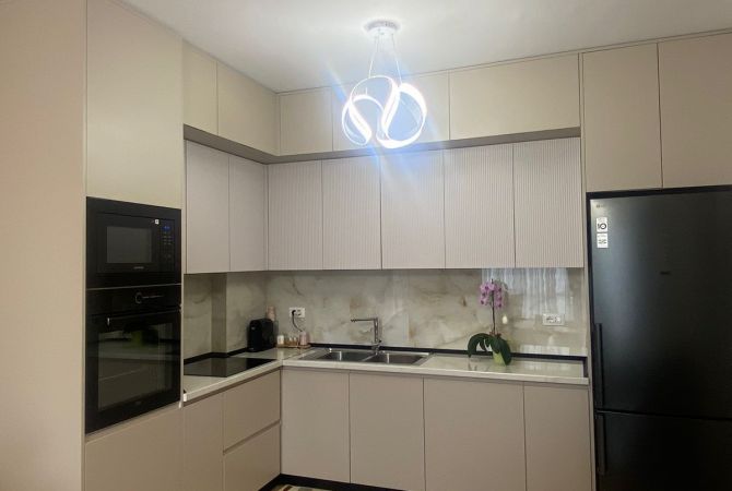 Shtepi ne shitje Apartament ne Tirane, 2+1, Mobilimi E mobiluar, Pagesa 170,000  Euro.