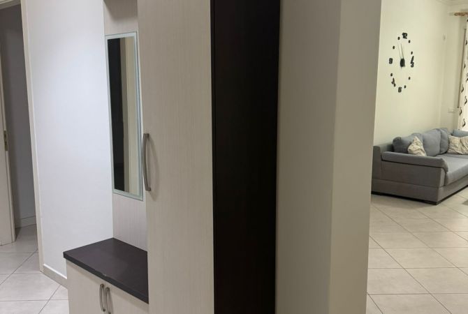 Shtepi me qera Apartament ne Tirane, 2+1, Mobilimi E mobiluar, Pagesa 600  Euro.