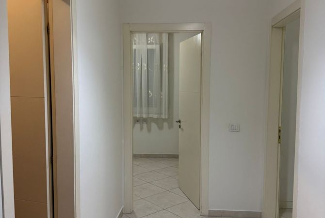 Shtepi me qera Apartament ne Tirane, 2+1, Mobilimi E mobiluar, Pagesa 600  Euro.