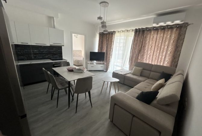 Shtepi me qera 2+1 ne Tirane - 670 Euro